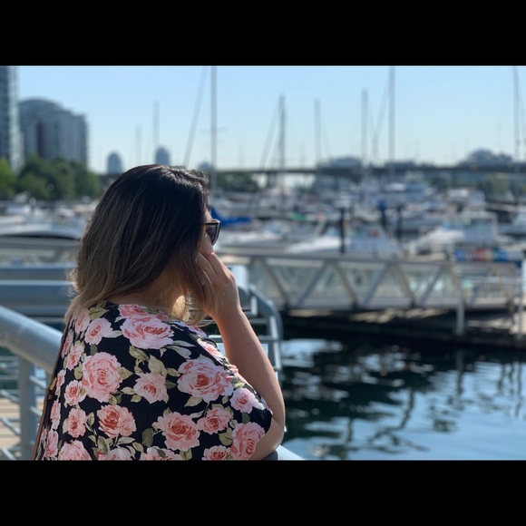 Meet your Posher, Camille - Picture 1 of 1